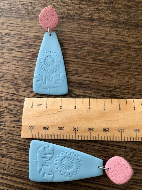 Retro Flower Dangles - Pink/Blue