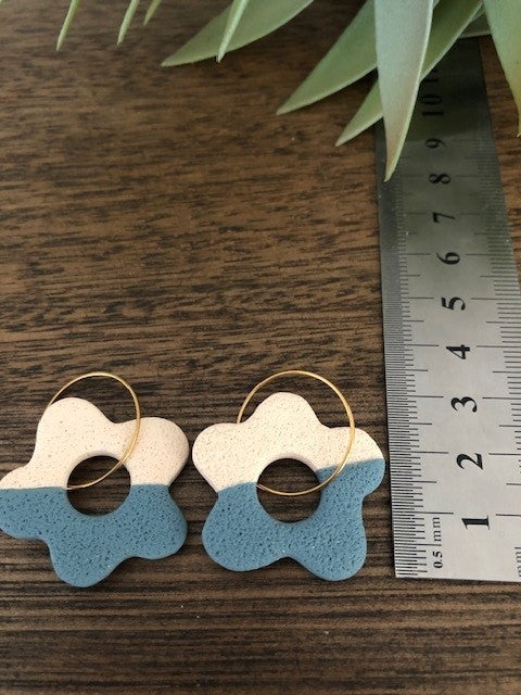 Textured Daisy Hoops - Cream/Grey-Blue