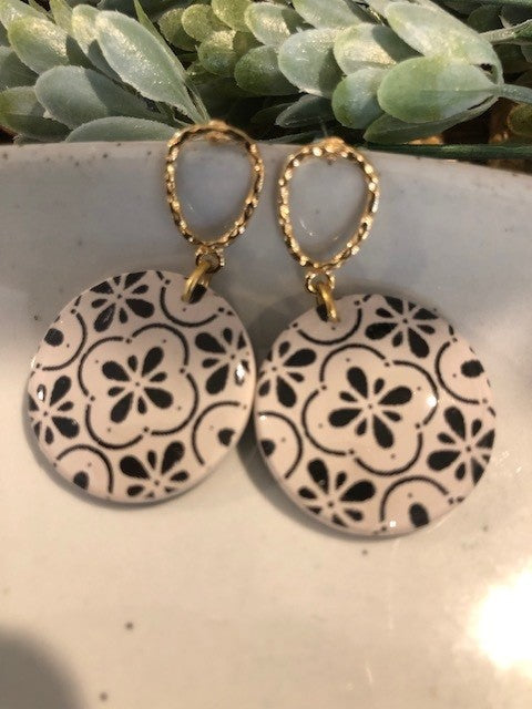 Moroccan Print Round Drops - Off-white/Black
